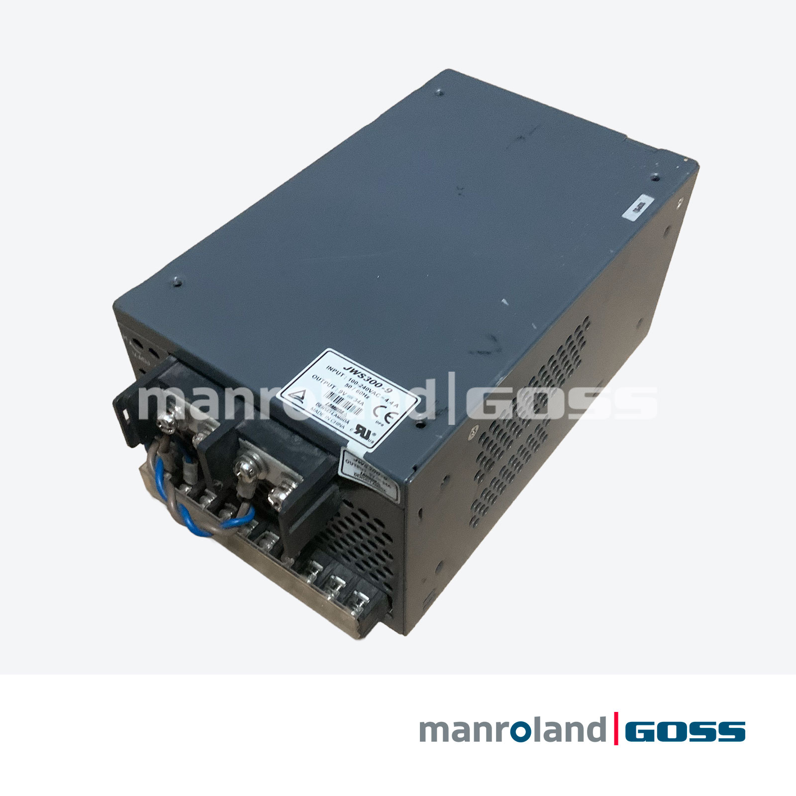 Alimentation Lambda JWS300-9 vue oblique, boitier metallique gris, etiquette INPUT 100-240VAC 4.4A OUTPUT 9V 10A et 5V 1A, ventilateur droite, fils bleus, bornier entree, certifications CE UL